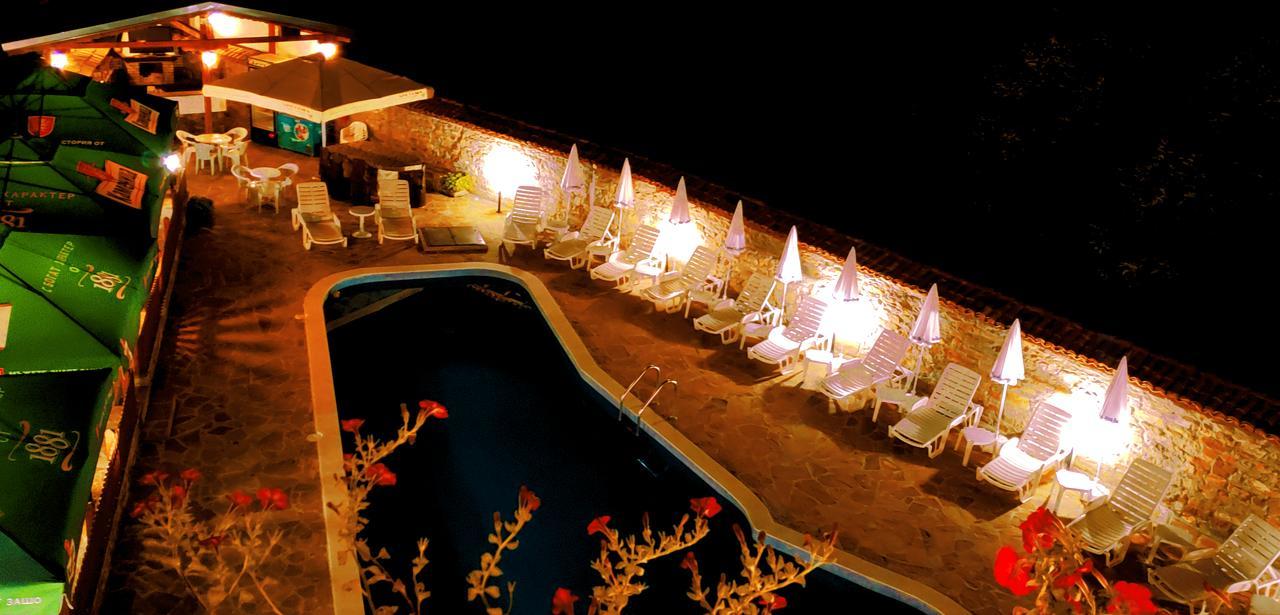 Yakovtsi Inn エクステリア 写真