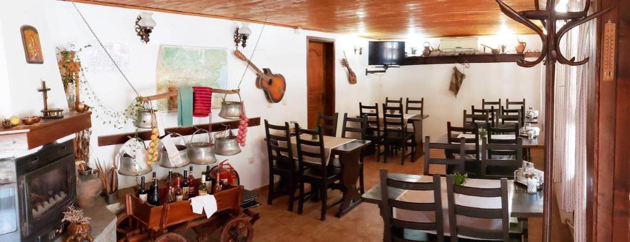 Yakovtsi Inn エクステリア 写真