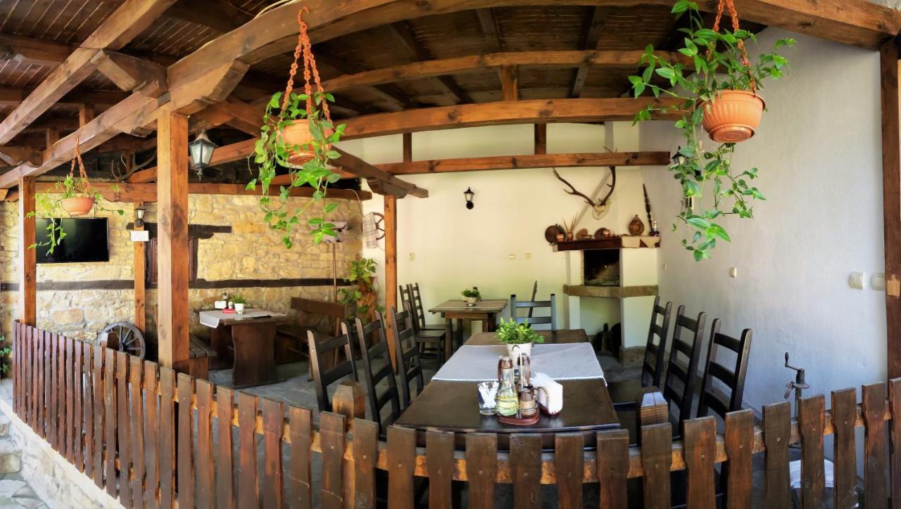 Yakovtsi Inn エクステリア 写真